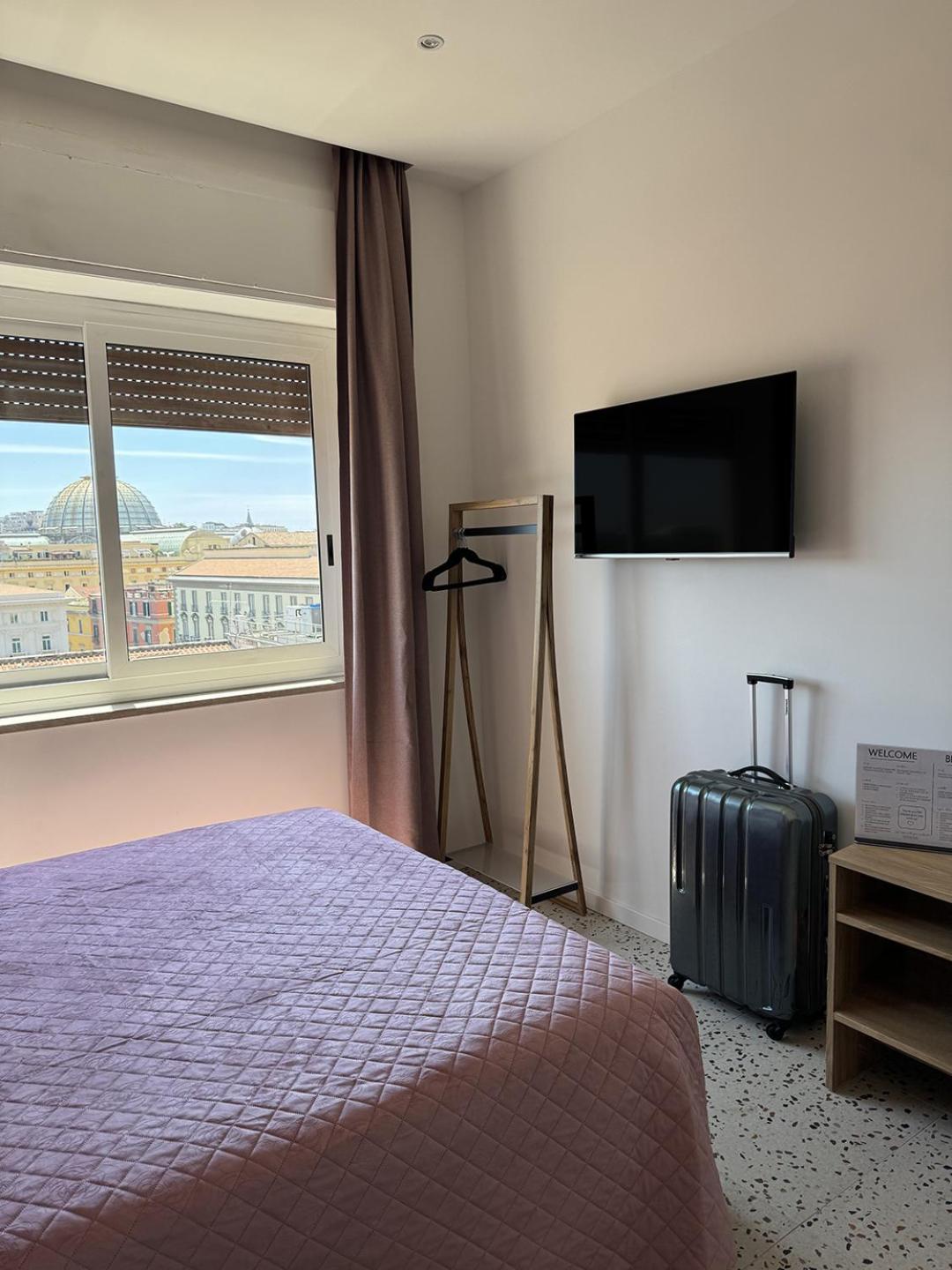 Incoming Municipio Naples